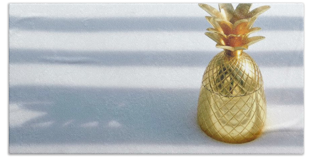 Pineapple Bath Towel featuring the photograph - Pineapple in snow by THERESA Nye