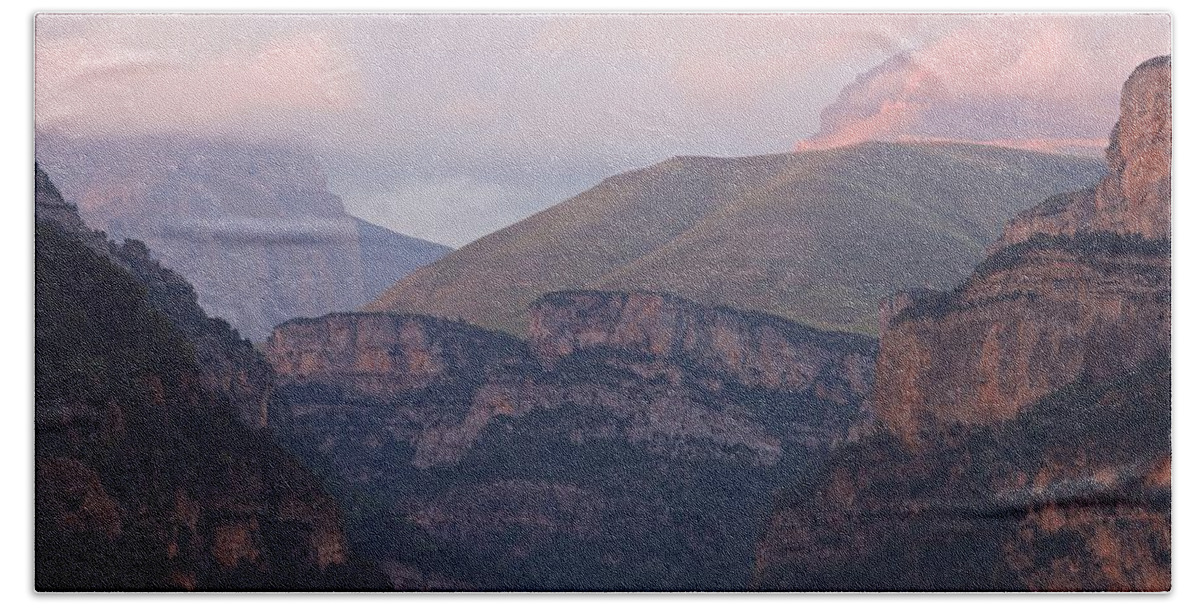Anisclo Canyon Hand Towel featuring the photograph Pink Skies in the Anisclo Canyon by Stephen Taylor