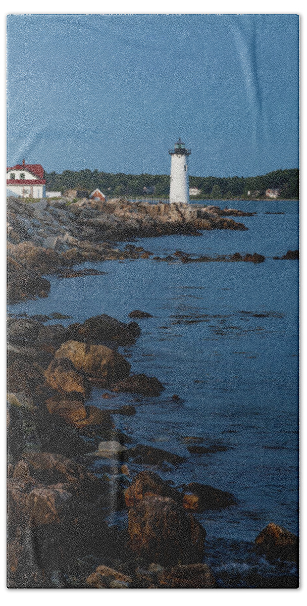 Lighthouse Hand Towel featuring the photograph Portsmouth Harbor Lighthouse New Hampshire by David Smith
