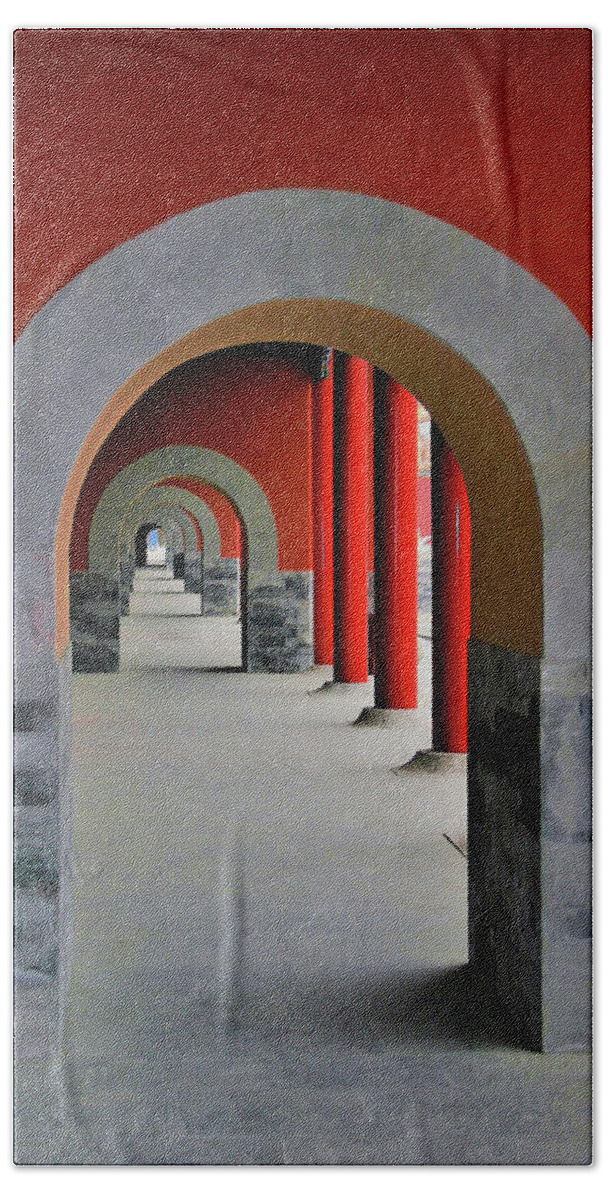 Forbidden City Bath Towel featuring the photograph Red Arches Inside The Forbidden City, Beijing, China by Leslie Struxness