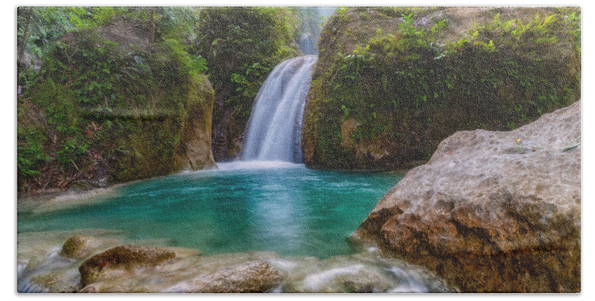 Waterfalls Bath Towel featuring the photograph Refreshed by Russell Pugh