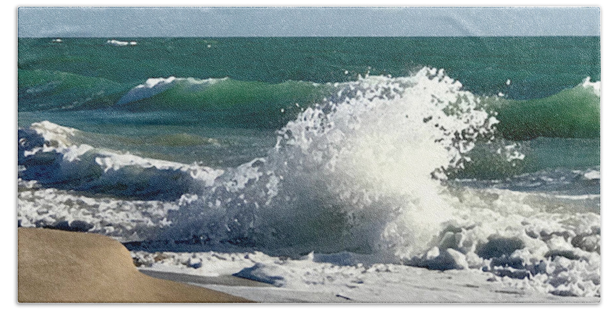 Surf Hand Towel featuring the photograph Riptide by Tom Johnson