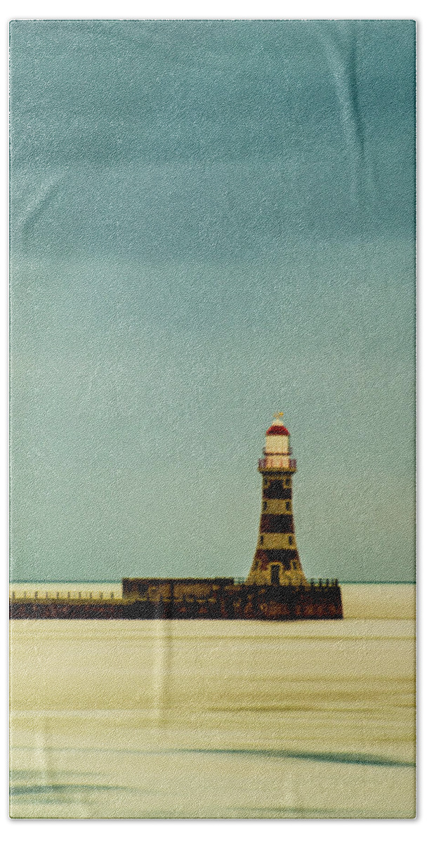 England Bath Towel featuring the photograph Roker Pier and Lighthouse by John Paul Cullen
