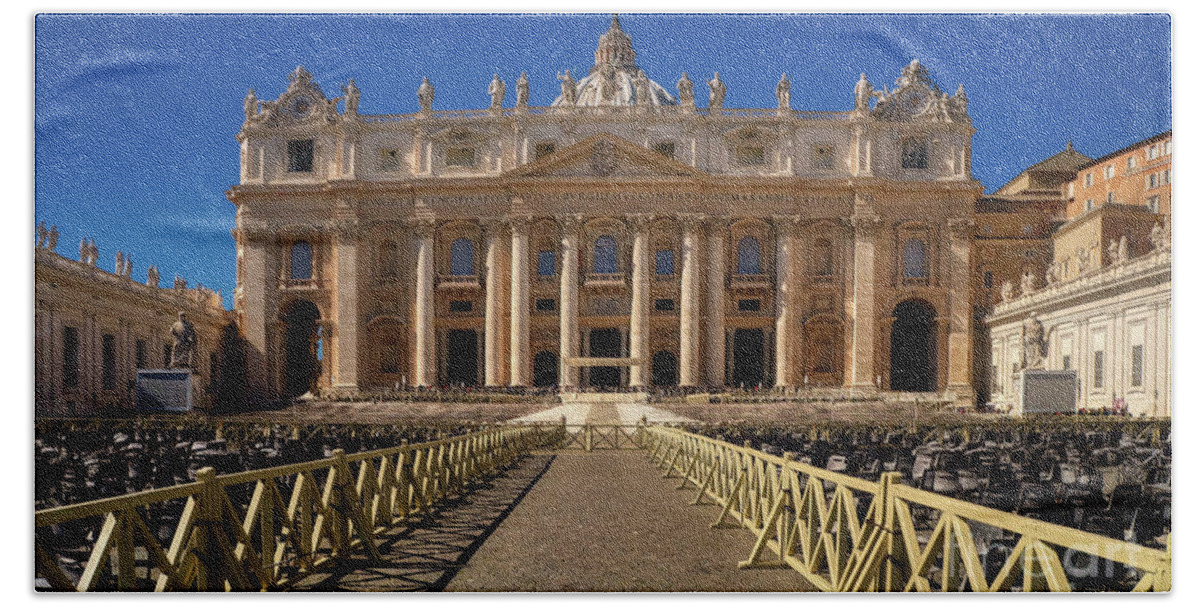 Facade Hand Towel featuring the photograph Roma and Vatican - St. Peters Basilica by Stefano Senise