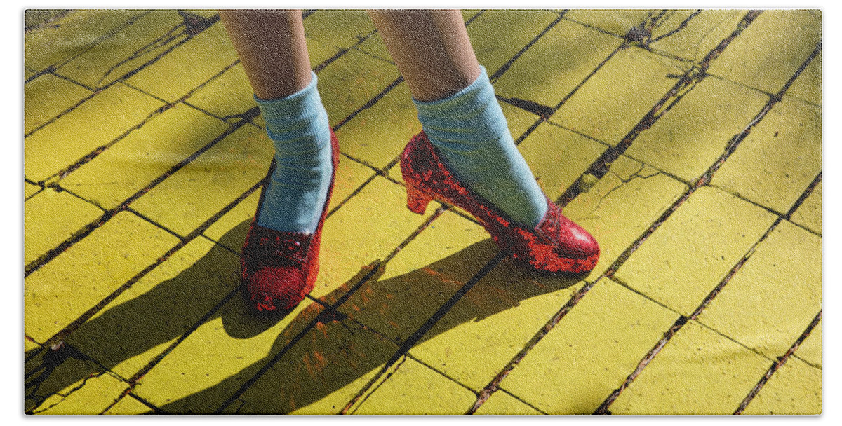 blåhval Revolutionerende forbinde Ruby Slippers Worn By Dorothy Gale Bath Towel by Panoramic Images - Pixels