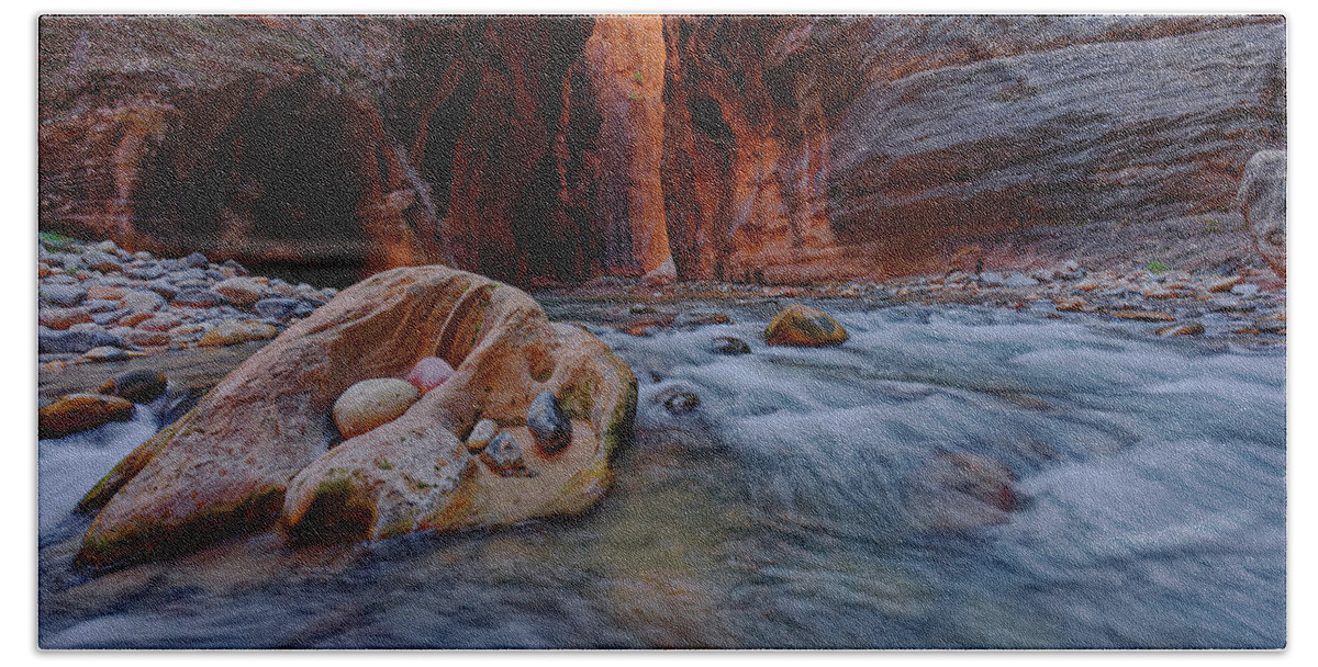 Zion Narrows Bath Towel featuring the photograph Seeing The Light by Jonathan Davison