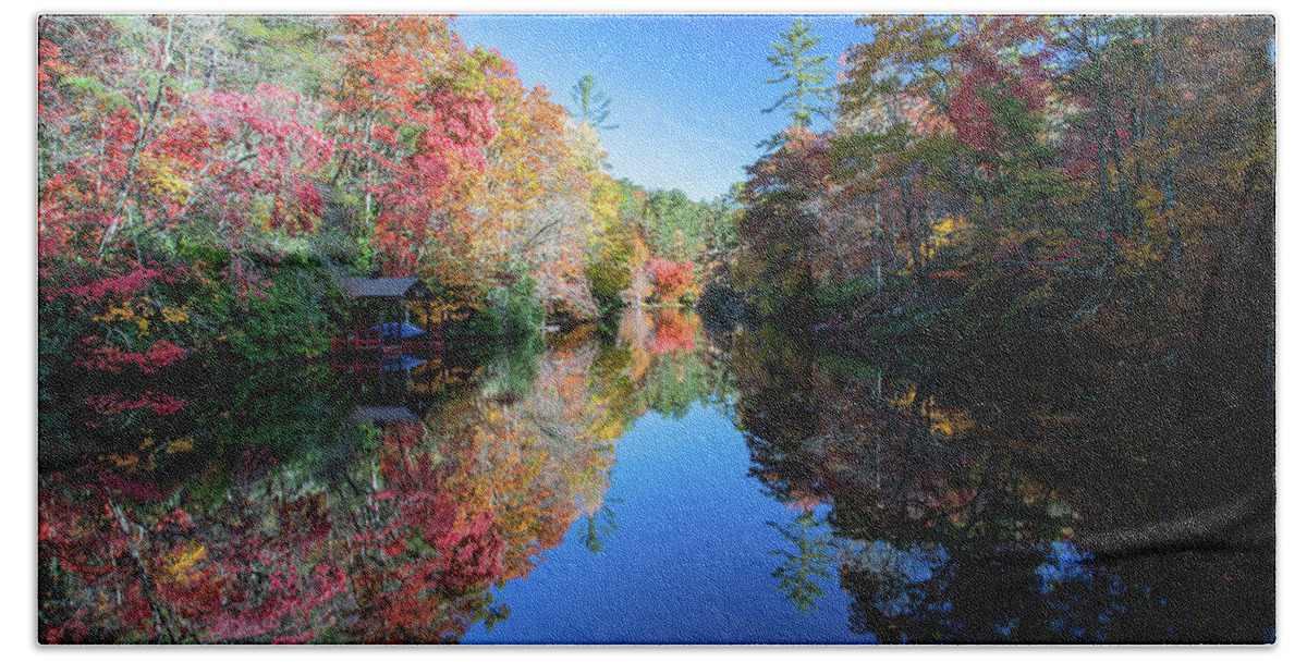 Blue Ridge Parkway Hand Towel featuring the photograph Sequoyah Lake by Robert J Wagner