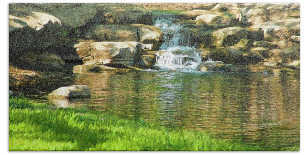 Chickasaw Park Hand Towel featuring the digital art Small Falls by John Rohloff