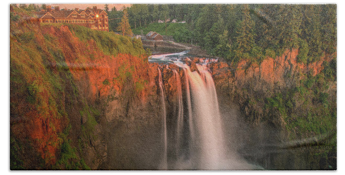 Washington Hand Towel featuring the photograph Snoqualmie Falls by Judi Kubes