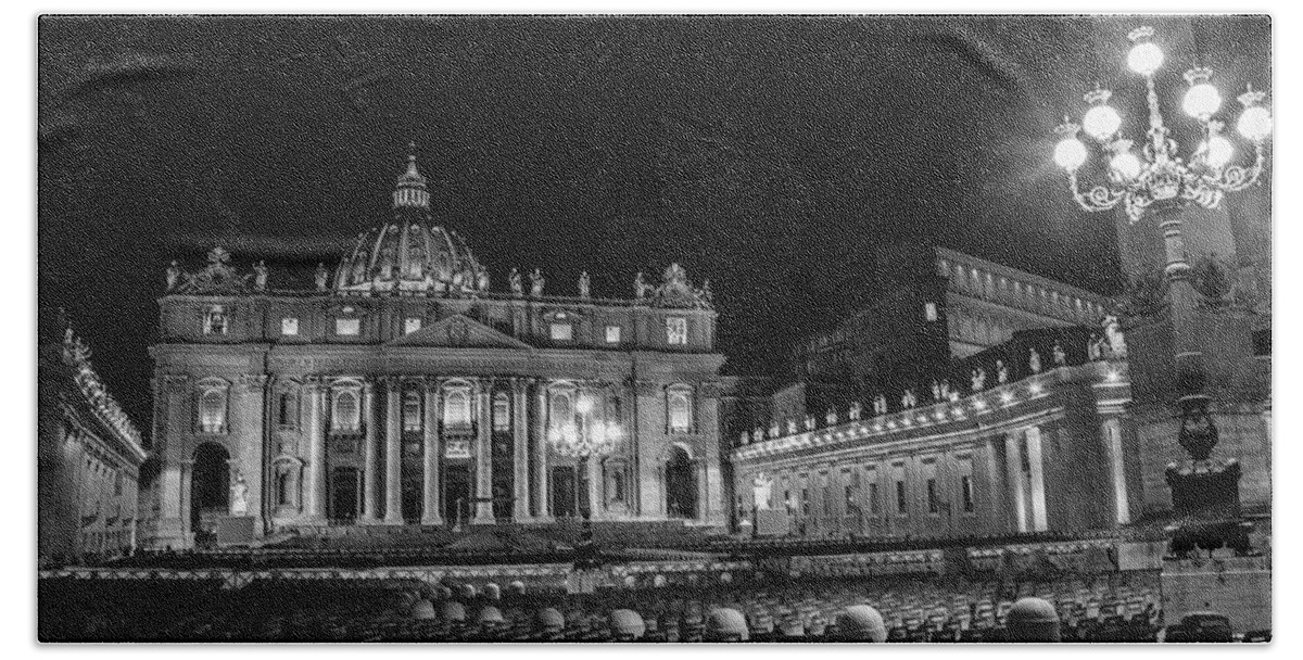 Rome Bath Towel featuring the photograph Vatican at Night by John McGraw