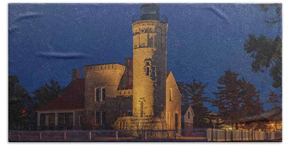 Mackinaw Bath Towel featuring the photograph Starry Night At Old Mackinac Point Lighthouse by Gary McCormick
