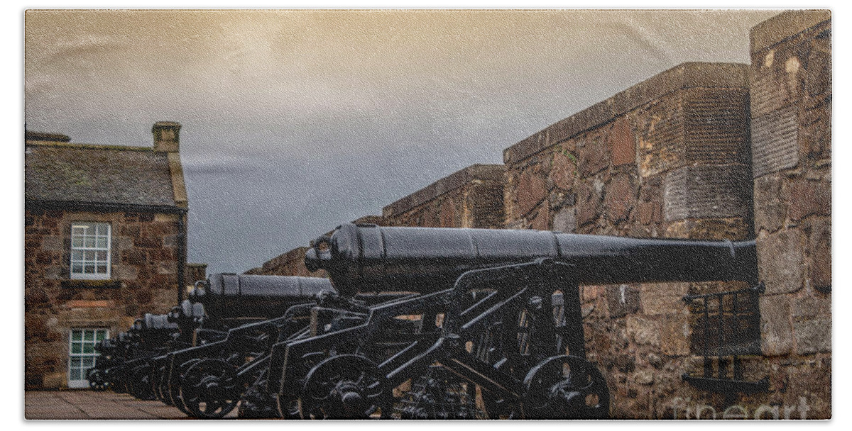 Canon Bath Towel featuring the photograph Stirling Castle Canons by Elizabeth Dow