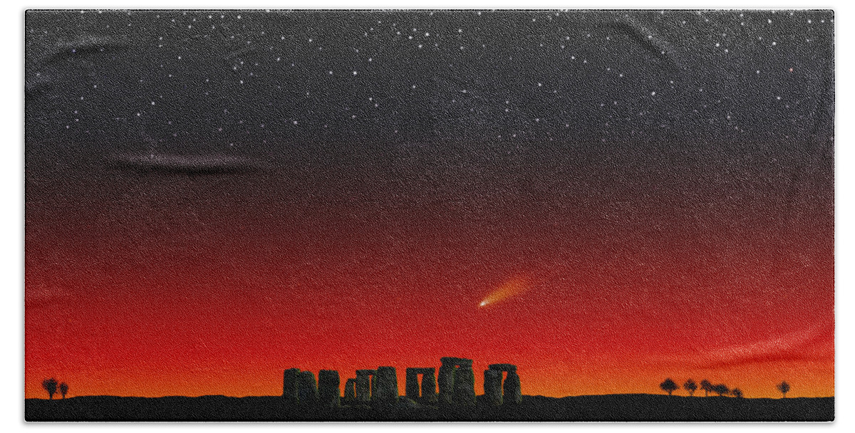 Comet Ison Hand Towel featuring the painting Stonehenge at Night by David Arrigoni