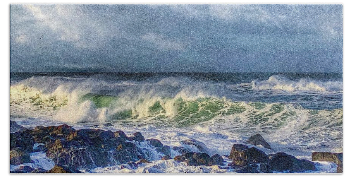Winter Bath Towel featuring the photograph Sunbreak Waves by Jeanette French