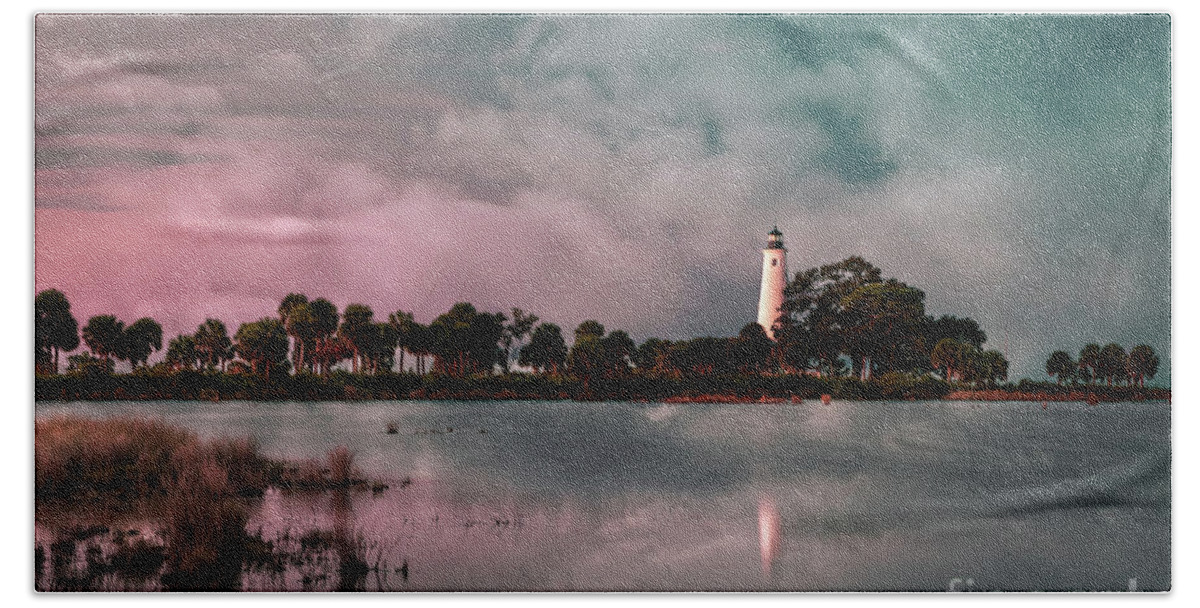 Lighthouses Bath Towel featuring the photograph Sunrise At The Lighthouse by DB Hayes