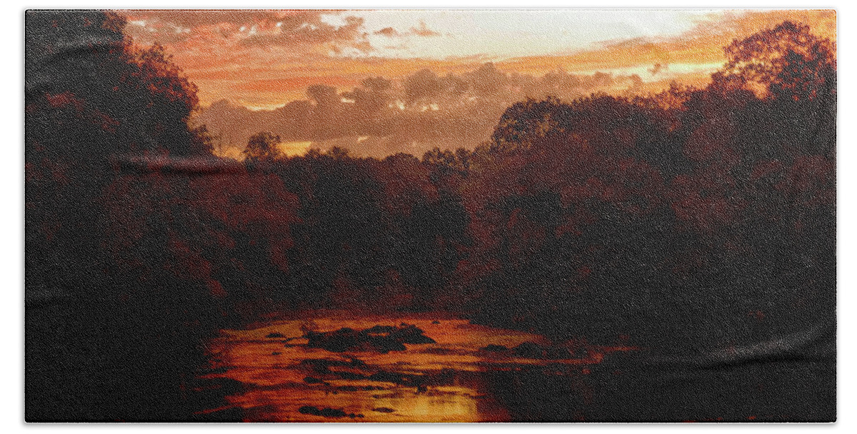 Sunrise Bath Towel featuring the photograph Sunrise on the Haw River by Michael Frank