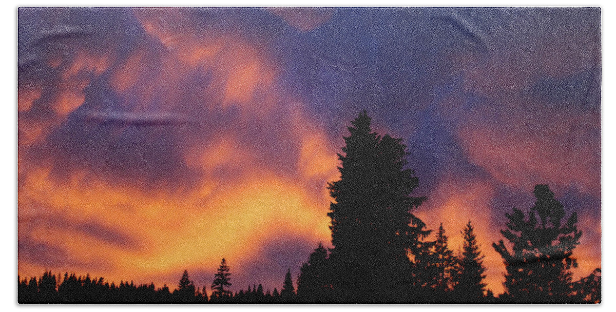 Sunset Hand Towel featuring the photograph Sunset and trees by Jean Evans