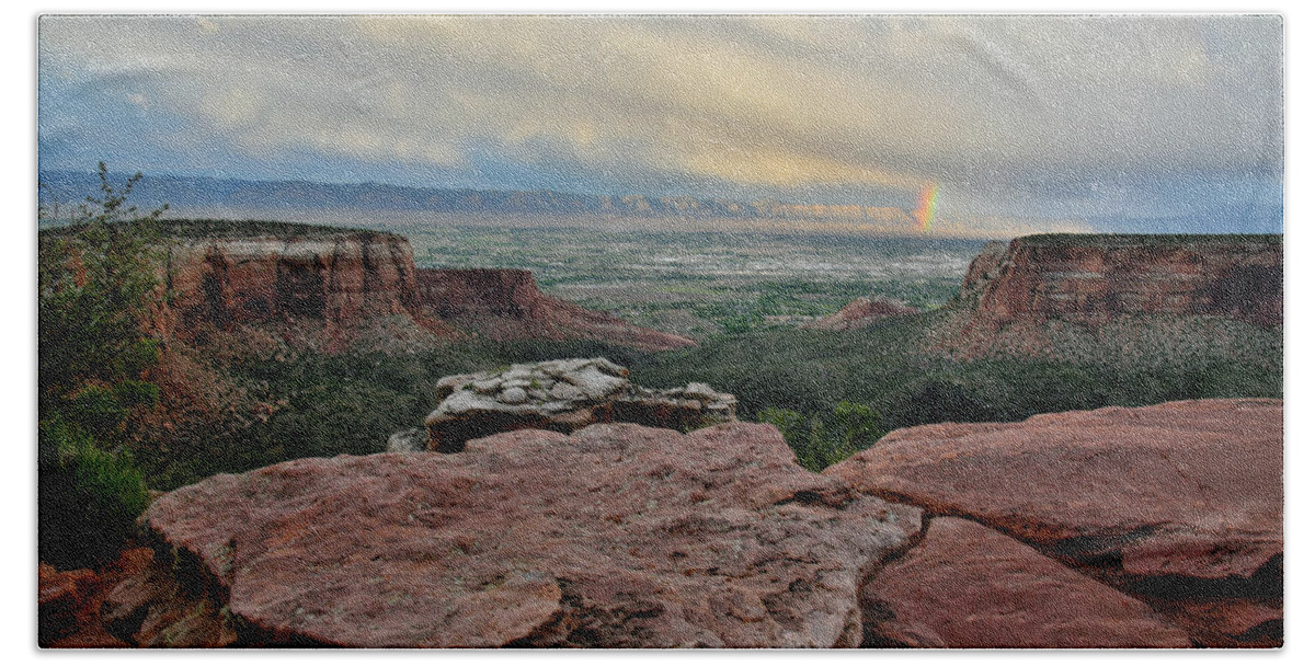 Colorado National Monument Bath Towel featuring the photograph Sunset at Book Cliffs from Grand View Point by Ray Mathis