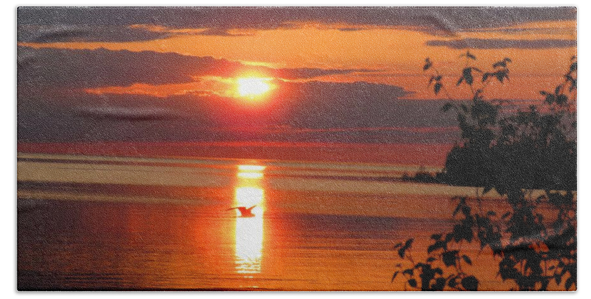 Sunset Bath Towel featuring the photograph Sunset at Trails End by Keith Stokes