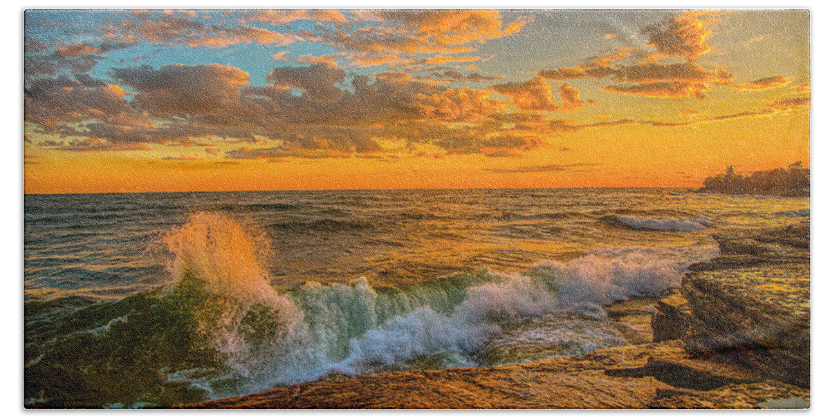 Lake Bath Towel featuring the photograph Sunset on Lake Ontario by Fred J Lord
