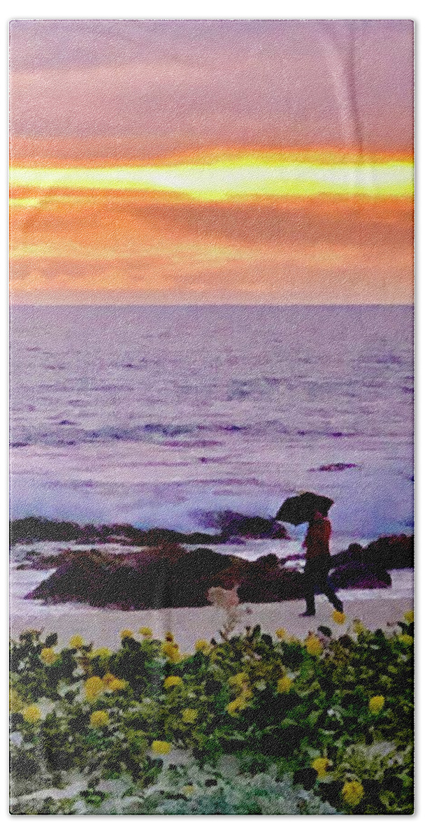 Sunset Bath Towel featuring the photograph Sunset Stroll by Michael Klahr