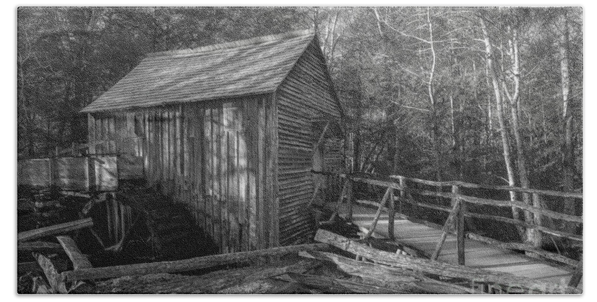 Grist Mill Bath Towel featuring the photograph Tennessee Mill 2 by Mike Eingle