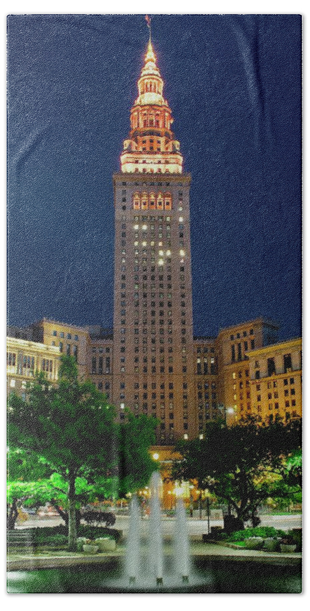 Cleveland Hand Towel featuring the photograph Terminal Tower 2014 by Frozen in Time Fine Art Photography