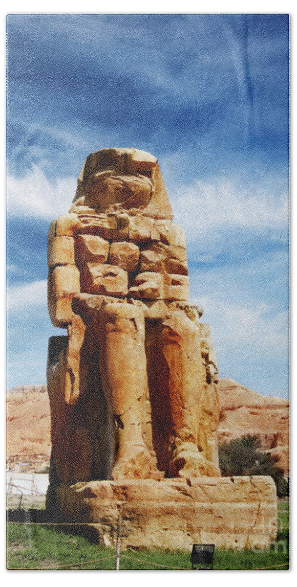 Luxor Bath Towel featuring the photograph The Colossi of Memnon by Jelena Jovanovic