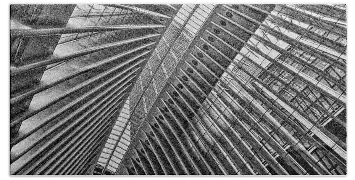 Black And White Photo Of Ceiling The Oculus At World Trade Center Hand Towel featuring the photograph The Oculus by Joan Reese
