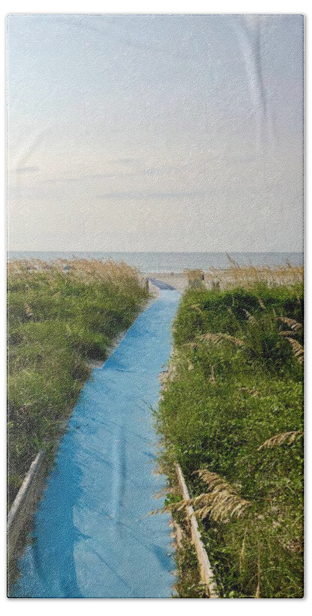 Path Bath Towel featuring the photograph The Path to Islander's Beach by Dennis Schmidt