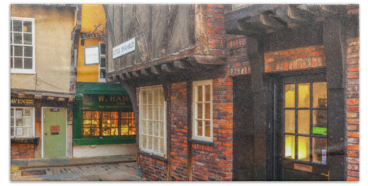 Little Shambles Bath Towel featuring the photograph The Shambles, York, Yorkshire by David Ross