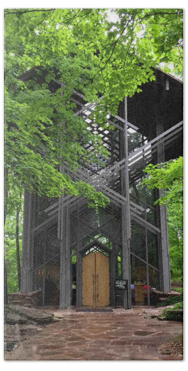 Chapel Bath Towel featuring the photograph Thorncrown Chapel by Mary Anne Delgado