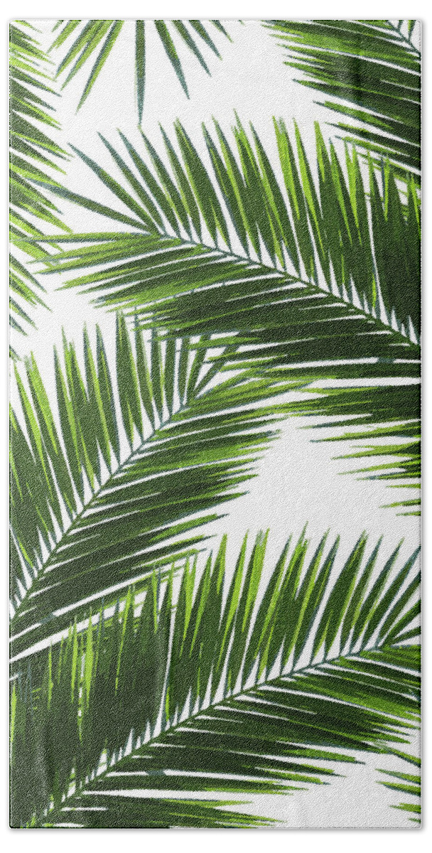 Tropical Palm Leaf Bath Towel featuring the mixed media Tropical Palm Leaf Pattern 1 - Tropical Wall Art - Summer Vibes - Modern, Minimal - Green by Studio Grafiikka
