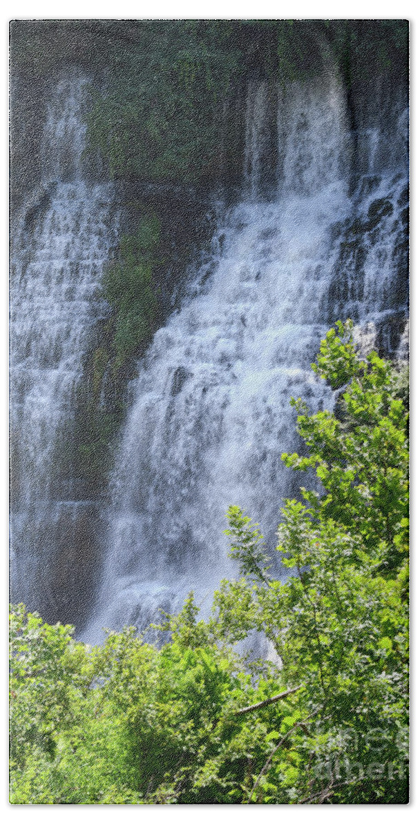 Waterfalls Bath Towel featuring the photograph Twin Falls 5 by Phil Perkins
