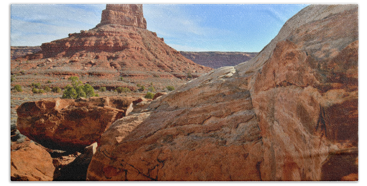 Valley Of The Gods Bath Towel featuring the photograph Valley of the Gods Butte and Boulders by Ray Mathis