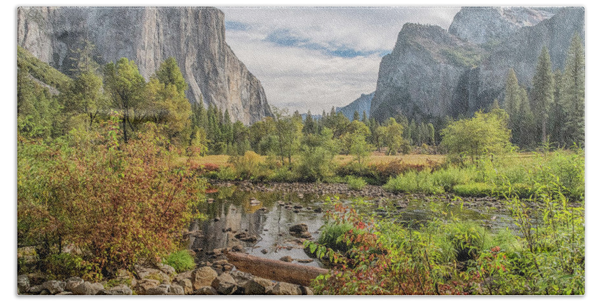 Bridalveil Buttres Bath Towel featuring the photograph Valley View In Autumn by Bill Roberts