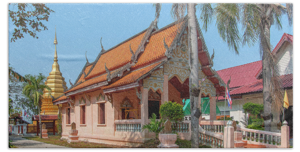Scenic Bath Towel featuring the photograph Wat Pa Chai Mongkhon Phra Ubosot DTHLA0123 by Gerry Gantt