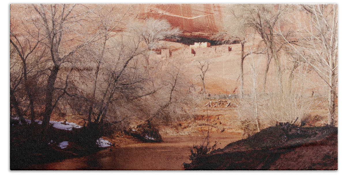 Ancestral Puebloan Hand Towel featuring the photograph White House Ruin and Chinle Creek by Todd Bannor