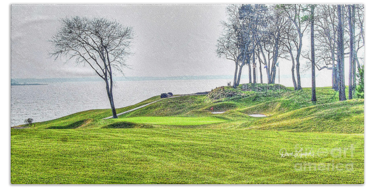 Kingsmill Golf Bath Towel featuring the photograph Williamsburg VA Virginia - Kingsmill Golf - River 16th by Dave Lynch