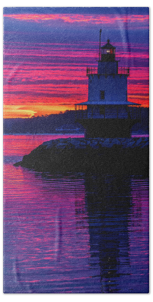 Spring Point Ledge Lighthouse Bath Towel featuring the photograph WOW Sunrise by Darryl Hendricks