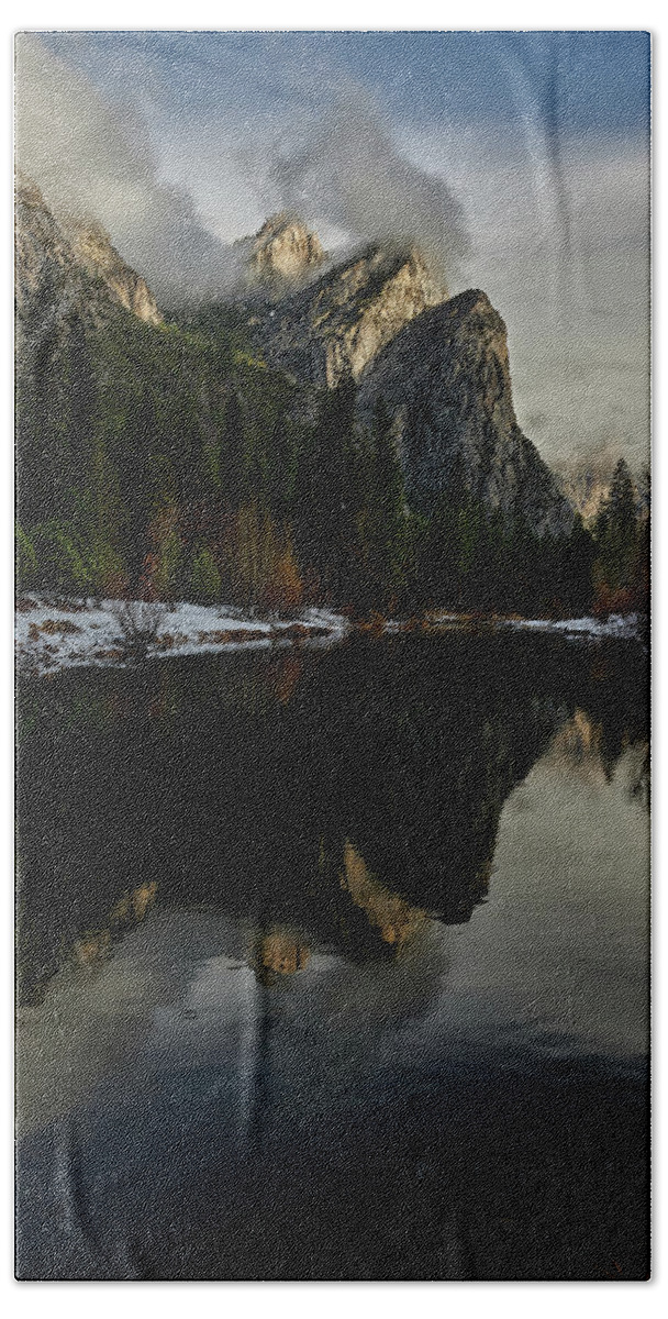 Yosemite Bath Towel featuring the photograph Yosemite Brothers in the Distance by Jon Glaser