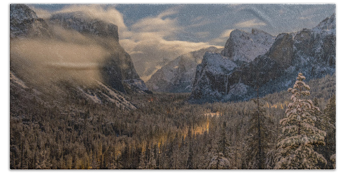 Yosemite Bath Towel featuring the photograph Yosemite Valley by Moonlight by Kenneth Everett