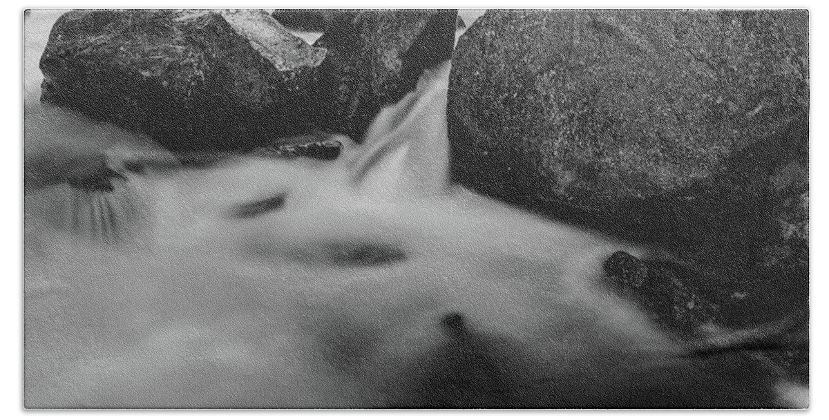 Black And White Bath Towel featuring the photograph Yosemite, Vernal Falls Detail by Julieta Belmont