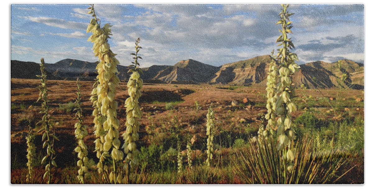 Book Cliffs Bath Towel featuring the photograph Yuccas Bloom in Book Cliffs Desert by Ray Mathis