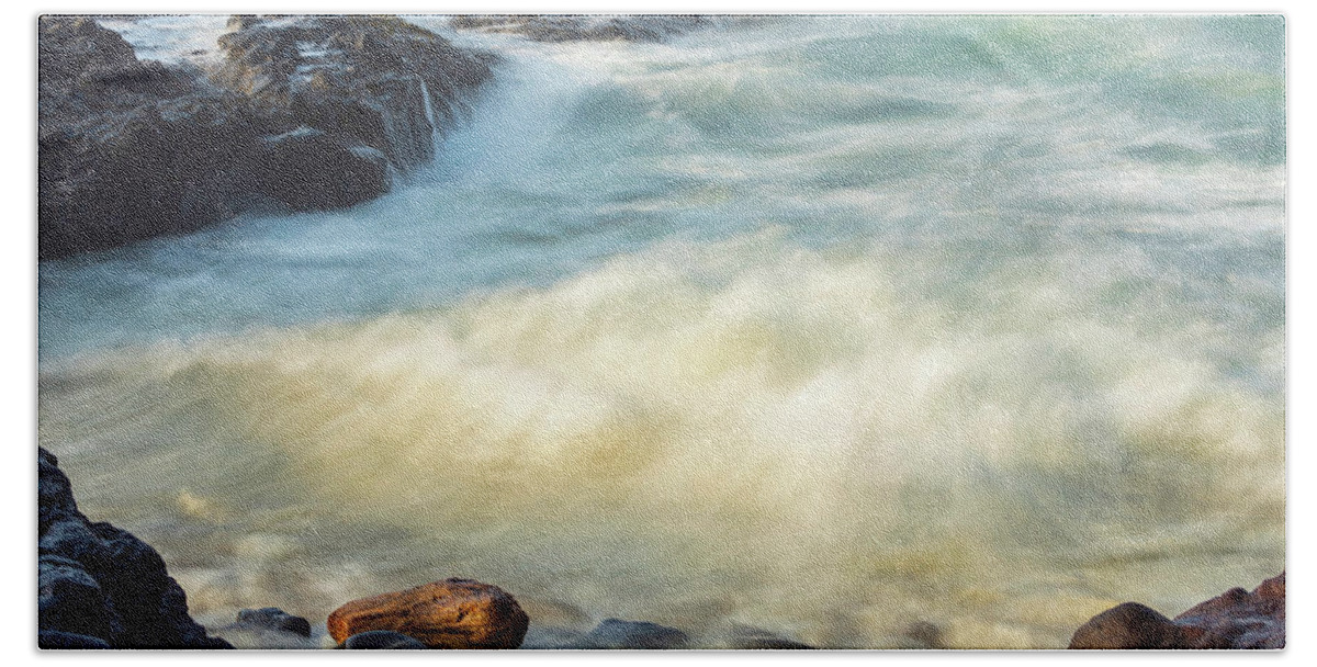 Cape Perpetua Bath Towel featuring the photograph Coastal morning #1 by Izet Kapetanovic