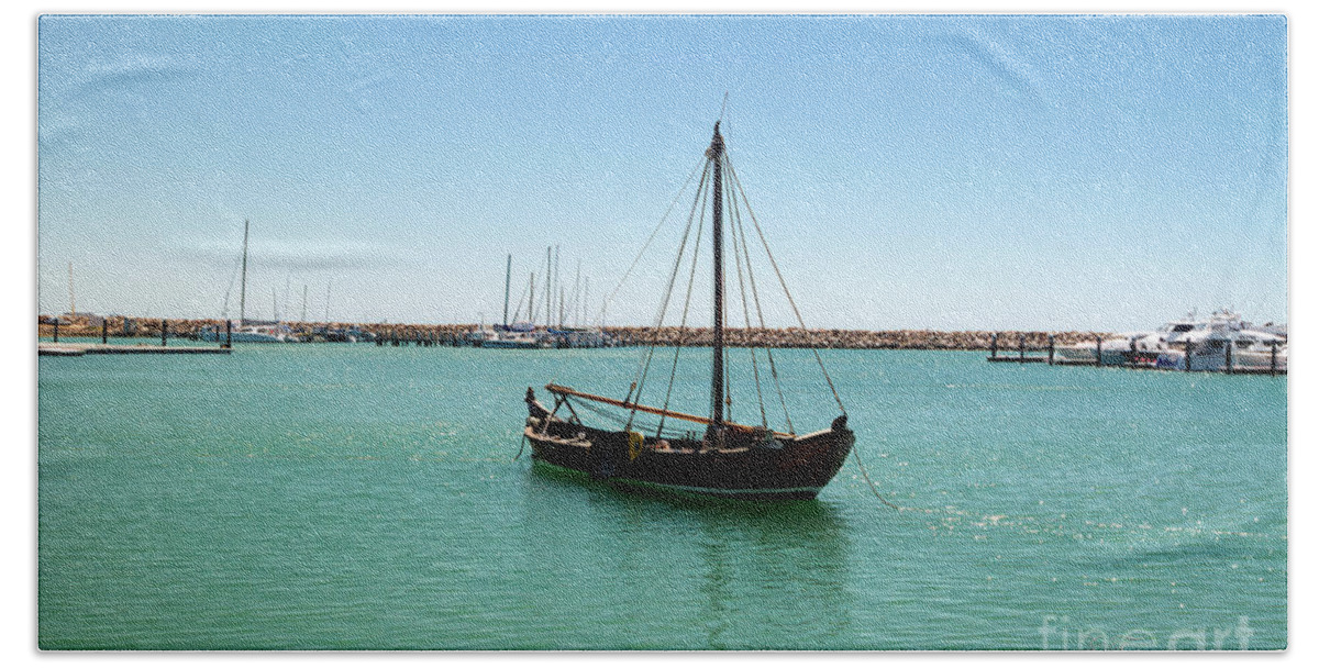 Batavia Bath Towel featuring the photograph Dutch Vessel 4 by Elaine Teague