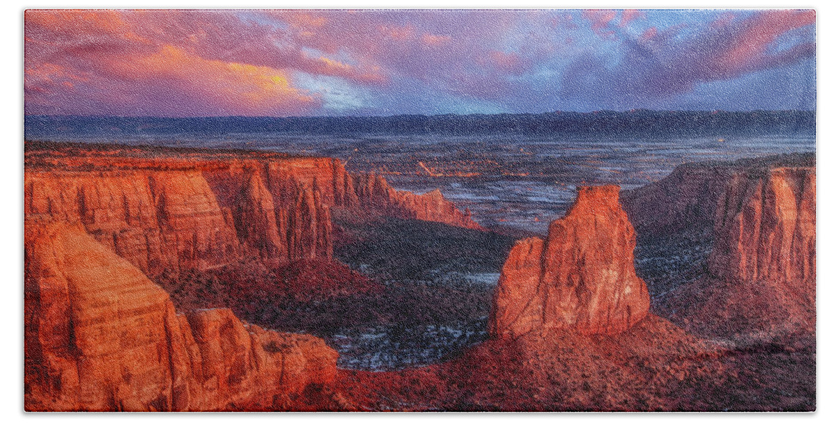 Colorado National Monument Hand Towel featuring the photograph Grand View Sunrise by Darren White