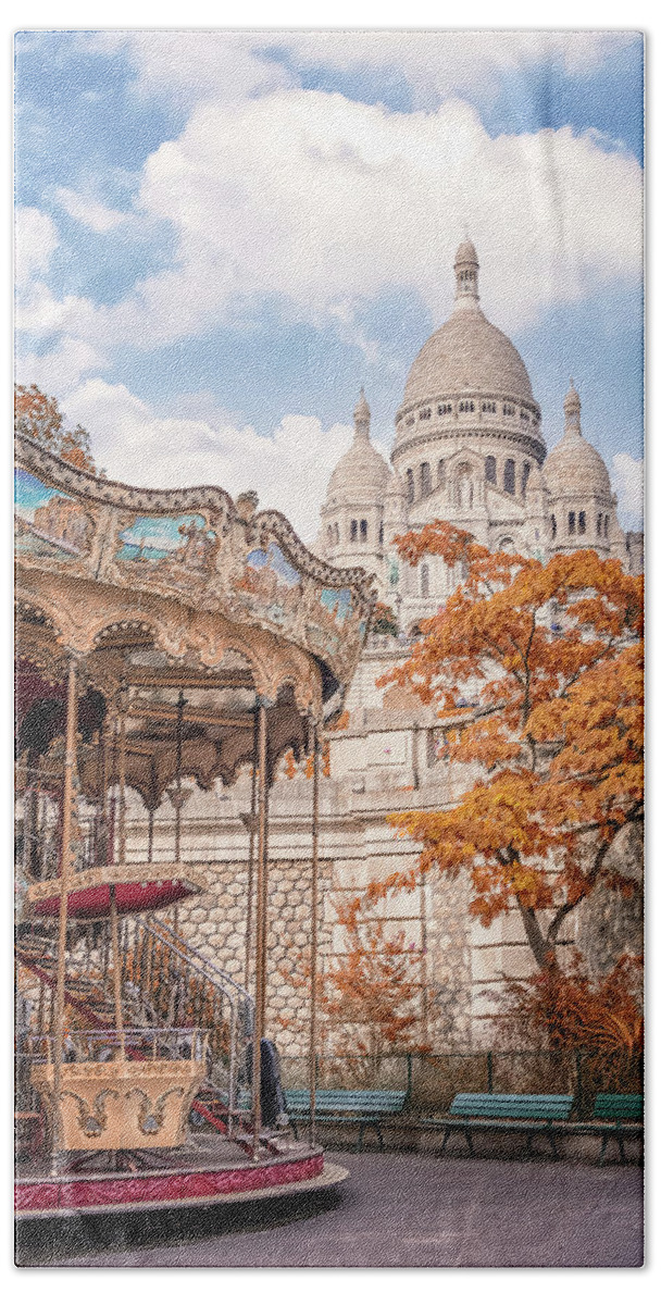 Amazing Hand Towel featuring the photograph Montmartre #1 by Manjik Pictures