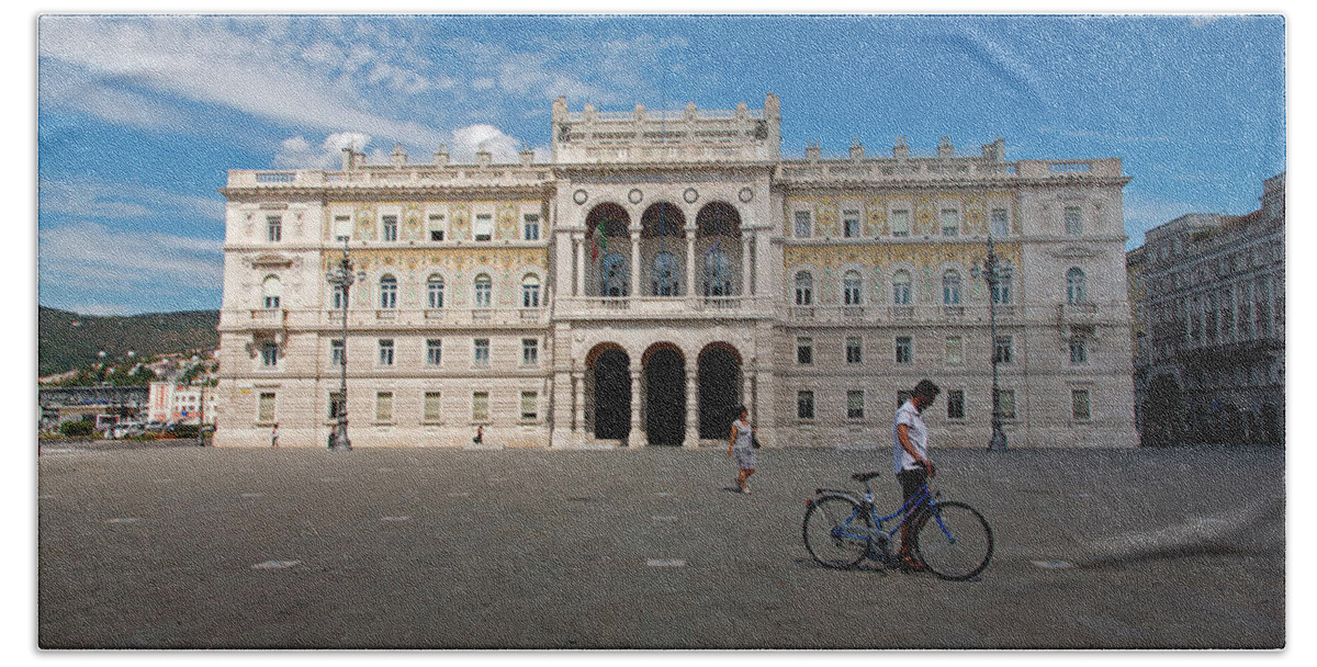 Trieste Bath Towel featuring the photograph Piazza unita d'italia, Trieste #1 by Ian Middleton