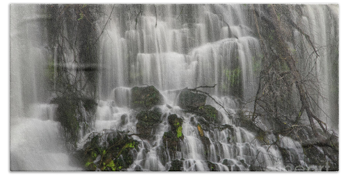 Twin Falls Bath Towel featuring the photograph Twin Falls 13 #1 by Phil Perkins